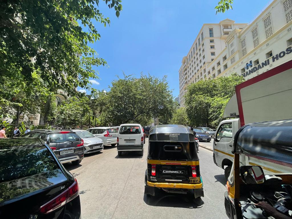 Powai Residents Join Forces to Tackle Double Parking and Traffic Violations